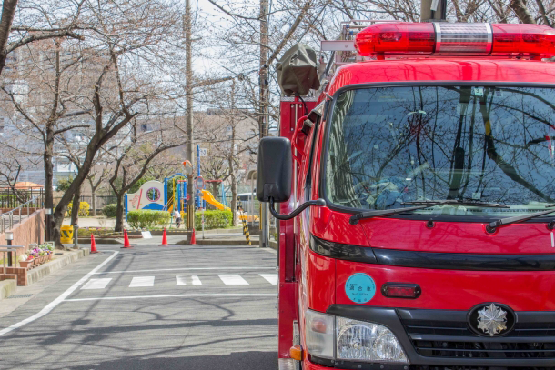消防車で人探し