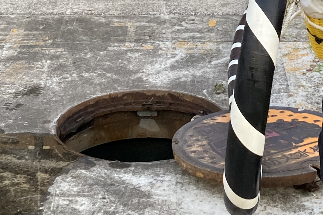 防火水槽（丸型）の開け方